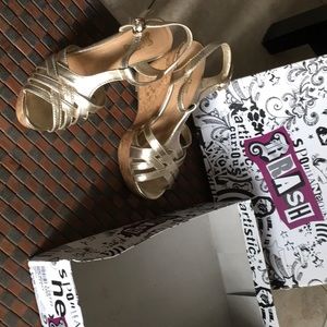 Brash Metallic Gold Wedge Shoes 6.5W